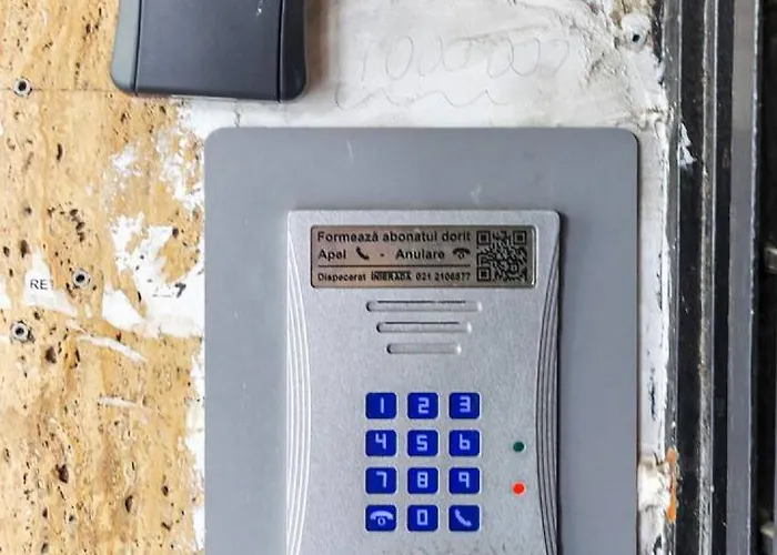 Whisper - Old Town *