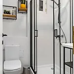 Whisper - Old Town I Free Street Parking I Balcony דירה