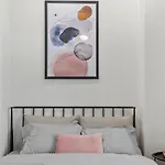 Whisper - Old Town I Free Street Parking I Balcony דירה