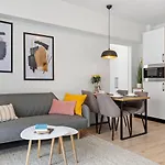 Whisper - Old Town I Free Street Parking I Balcony בוקרשט