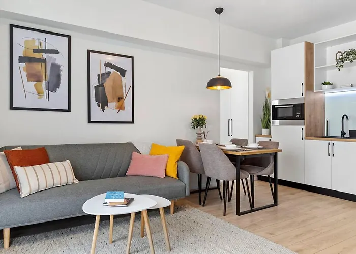 Whisper - Old Town 부쿠레슈티