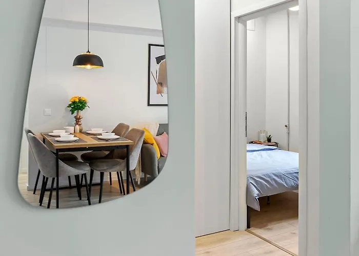 Whisper - Old Town Apartament